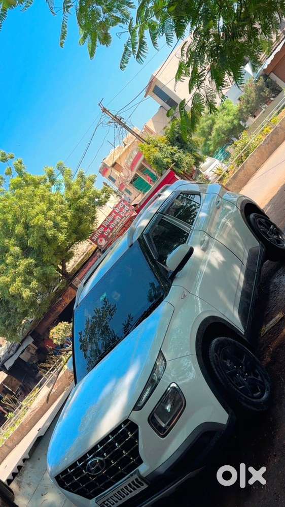 Hyundai Venue Diesel Well Maintained