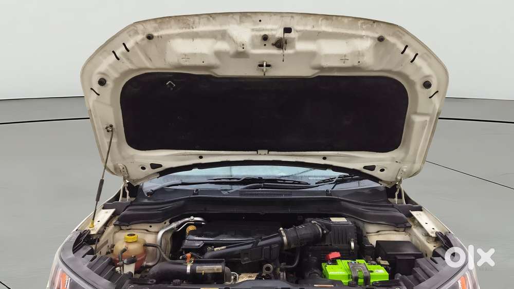 Mahindra Xuv300 W8 Option, 2023, Petrol