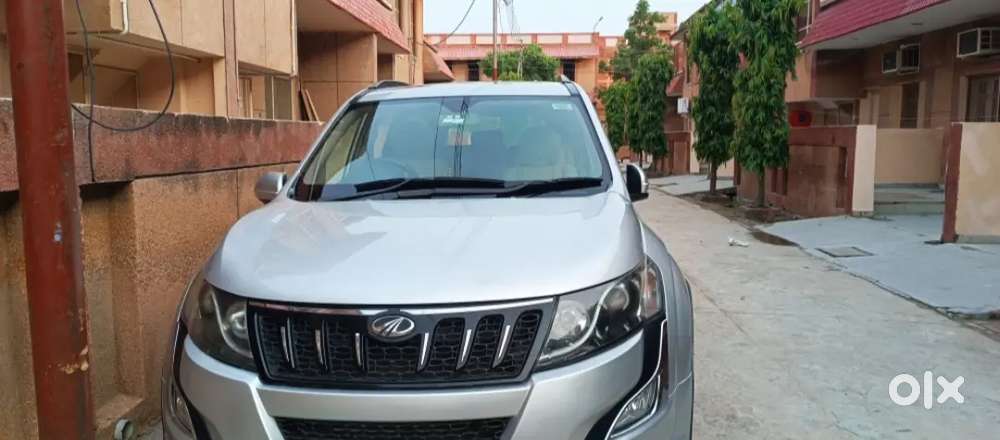 Xuv500 W10 Top Modal Automatic Transmission Sunroof