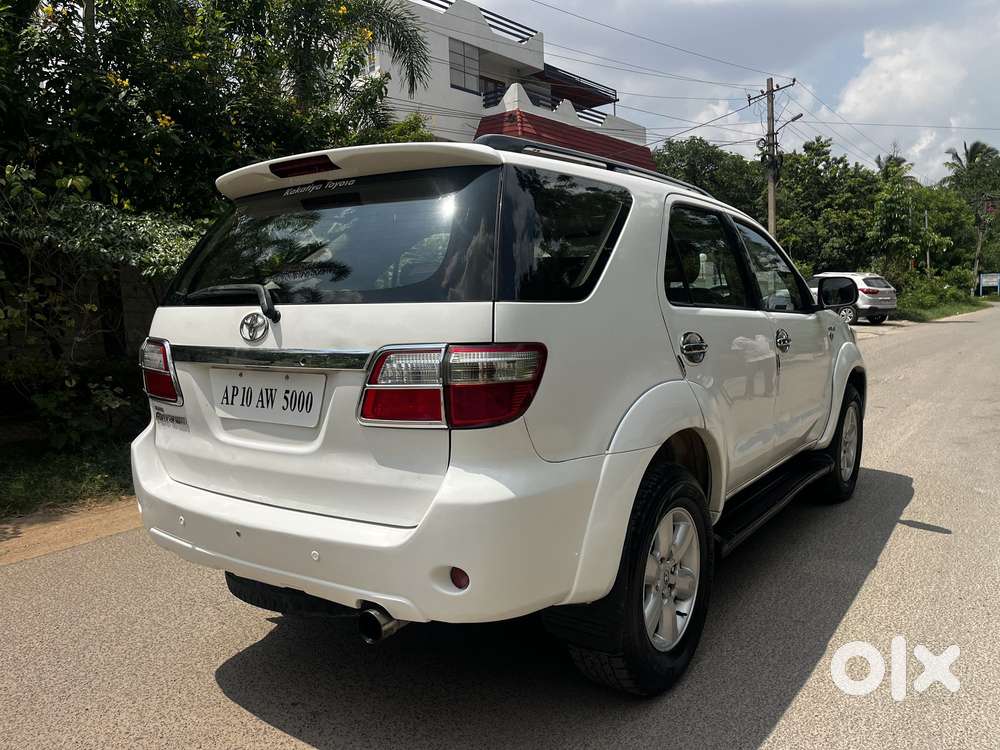 Toyota Fortuner 3.0 4x4 Manual, 2011, Diesel