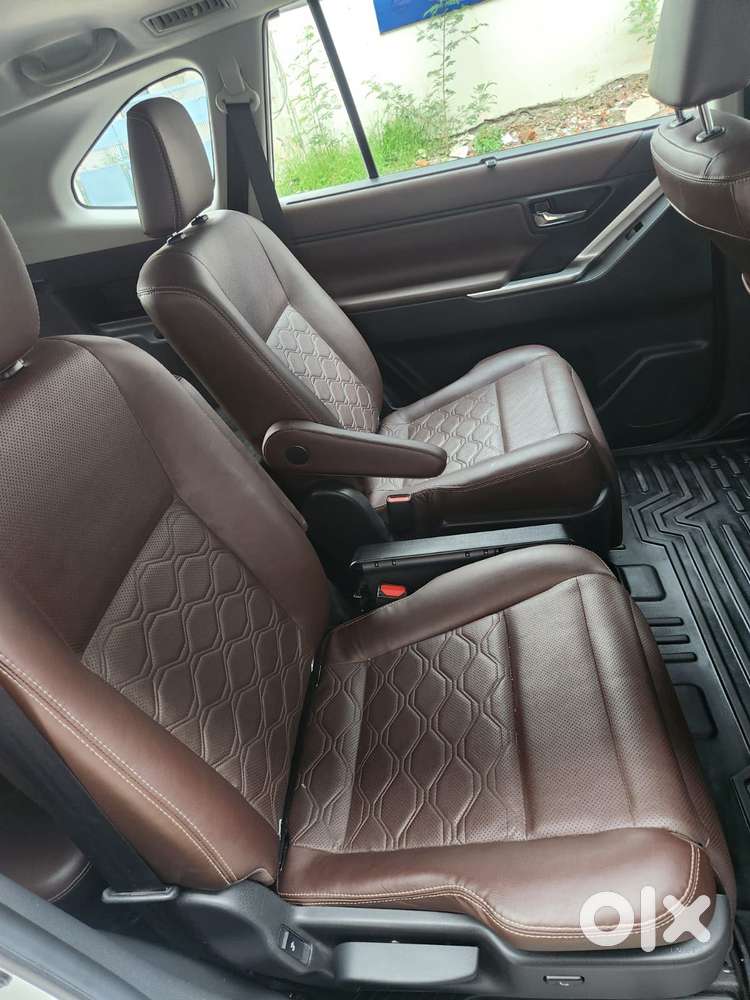 Toyota Innova Hycross 2.0 Zx (o) Hybrid 7 Str, 2024, Petrol
