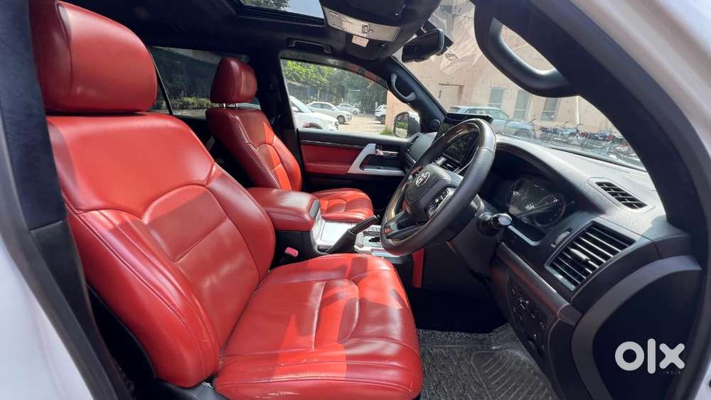 Toyota Land Cruiser [2015-2020] 4.5 Vx Lc 200, 2014, Diesel