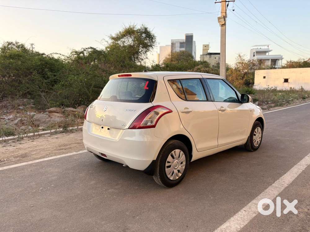 Maruti Suzuki Swift Vxi 1.2 Abs Bs-iv, 2012, Petrol