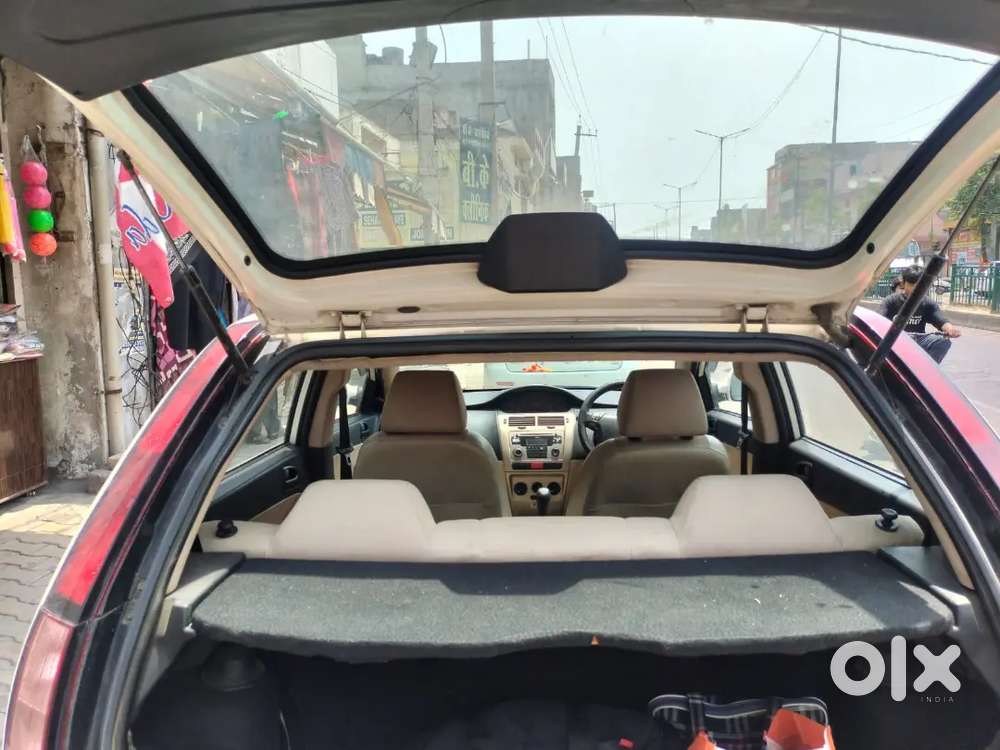 Tata Indica Vista 2015 Diesel 88000 Km Driven Urgent Sale