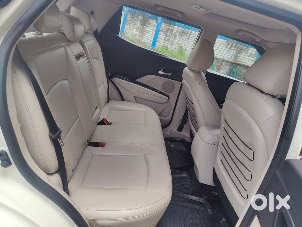 Mahindra Xuv300 W8 (o) 1.5 Diesel Amt, 2022, Diesel