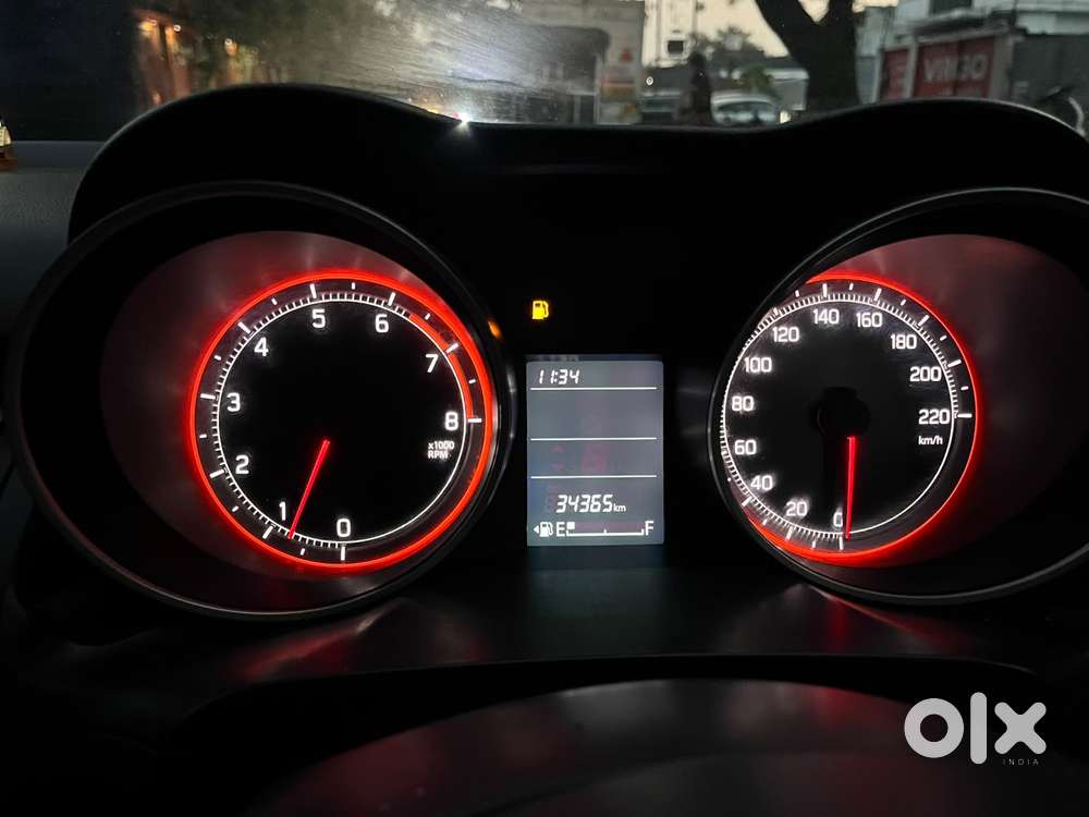 Maruti Suzuki Swift Vxi + Manual, 2022, Petrol