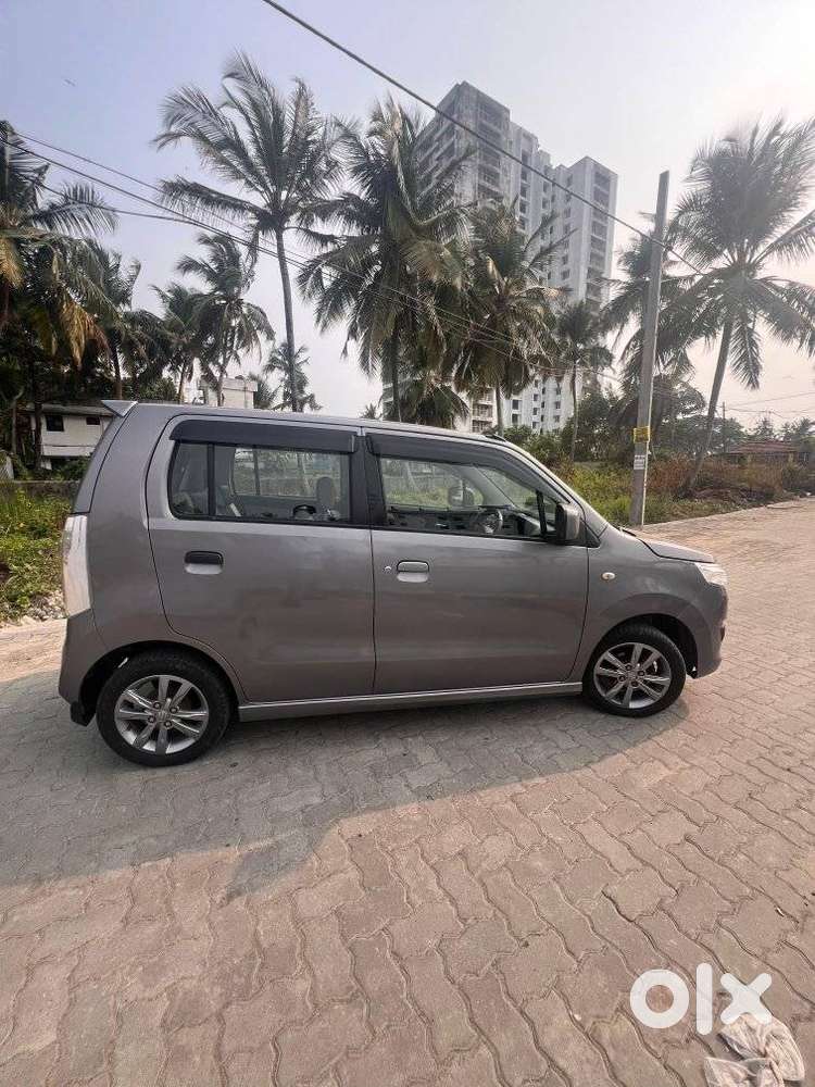 Maruti Suzuki Wagon R Stingray 1.0 Vxi Plus Amt, 2018, Petrol