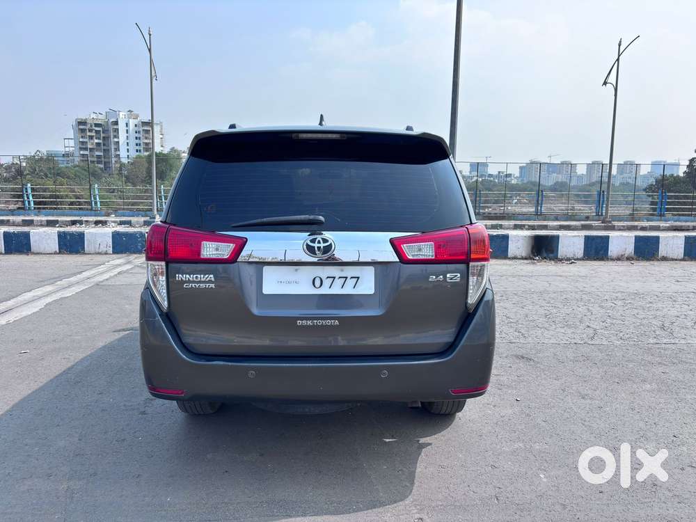 Toyota Innova Crysta