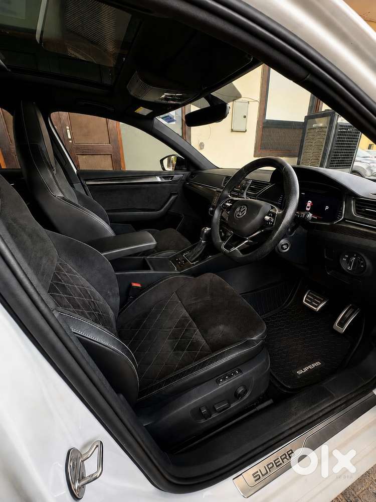 Skoda Superb 2.0 Sportline Tsi At, 2023, Petrol