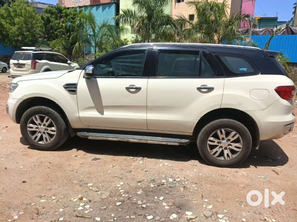 Ford Endeavour 2.2 Titanium At 4x2, 2016, Diesel