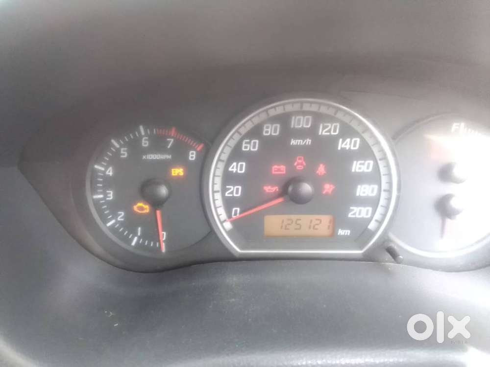 Swift 2005 Petrol - Zxi .rs 100000