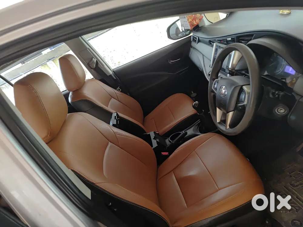 Toyota Innova Crysta 2.4g 8 Seater Full Showroom Record
