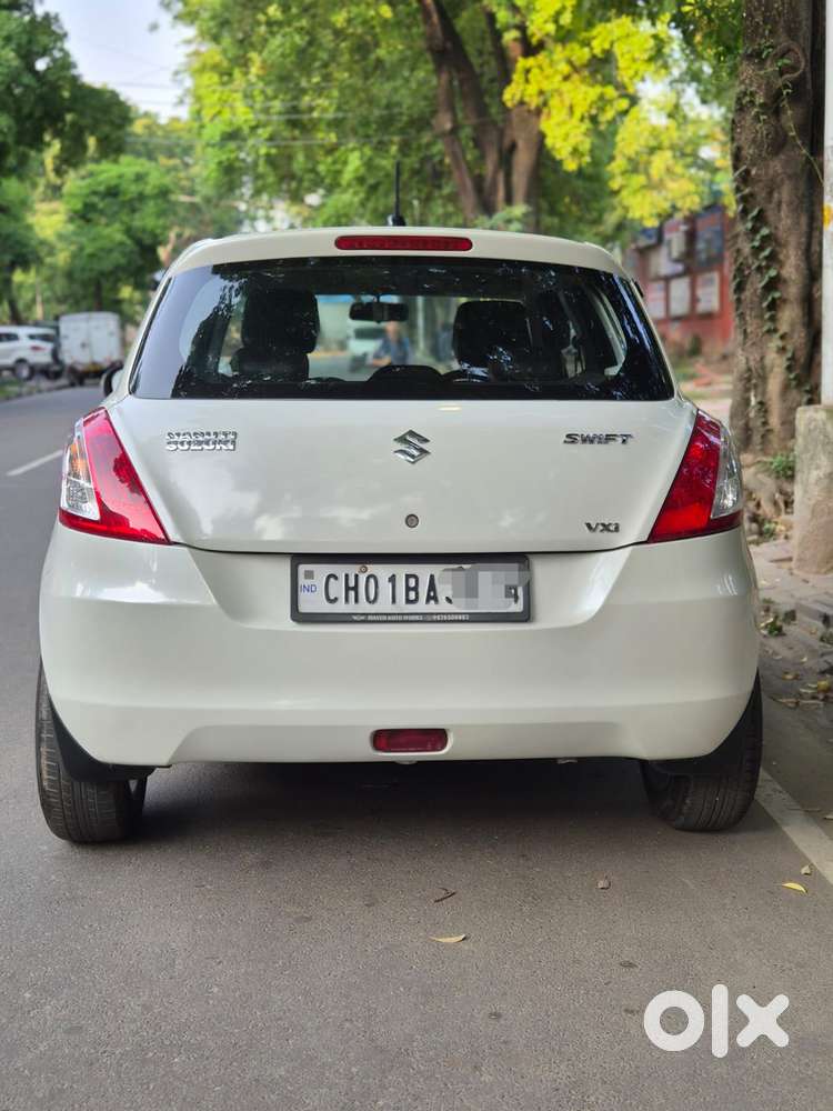 Maruti Suzuki Swift Vxi 1.2 Abs Bs-iv, 2015, Petrol
