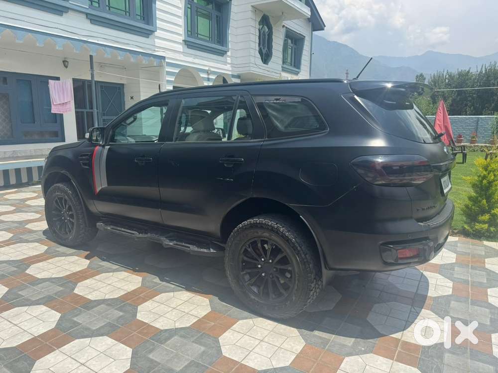 Ford Endeavour 3.2 Titanium Plus Matt Black