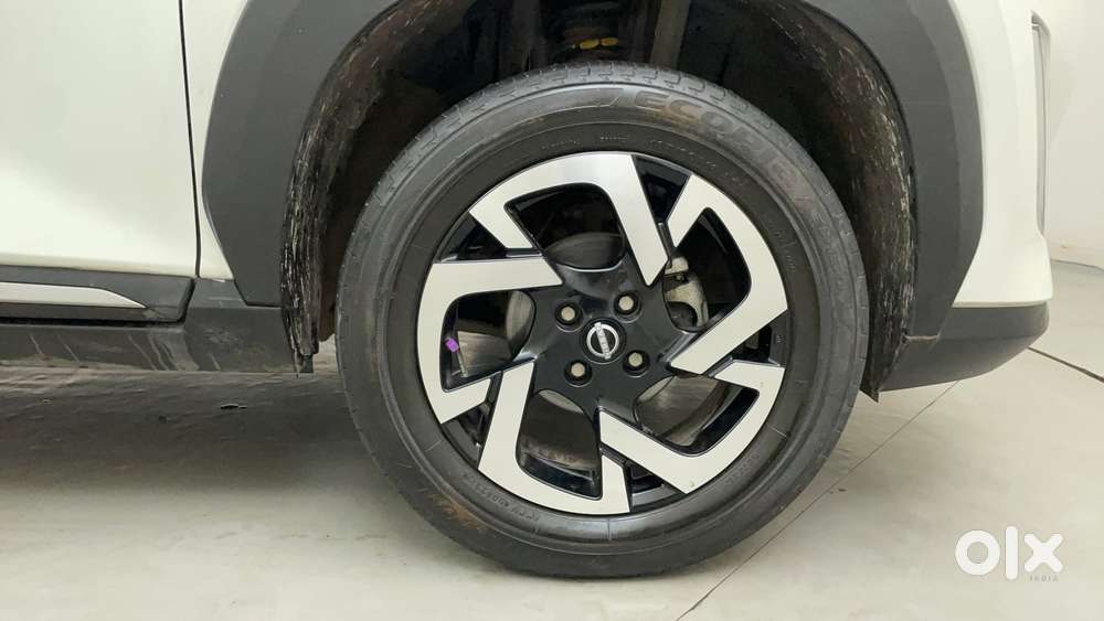 Nissan Magnite 1.0 Xv Premium Dual Tone, 2024, Petrol