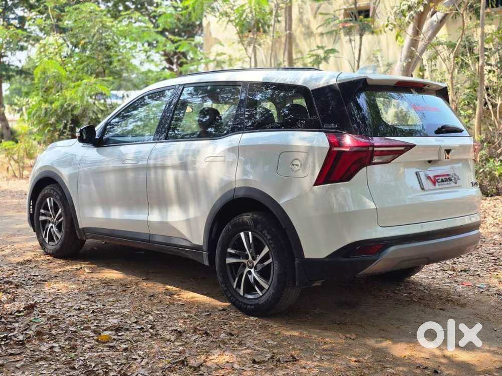 Mahindra Xuv700 2.0 Ax 5 Petrol Mt Str, 2022, Petrol