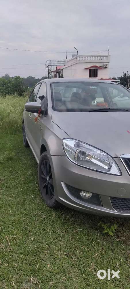 Skoda Rapid 1.6 Ambition 2012