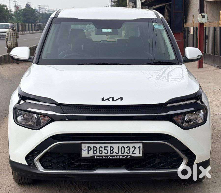 Kia Carens Clavis, 2024, Petrol