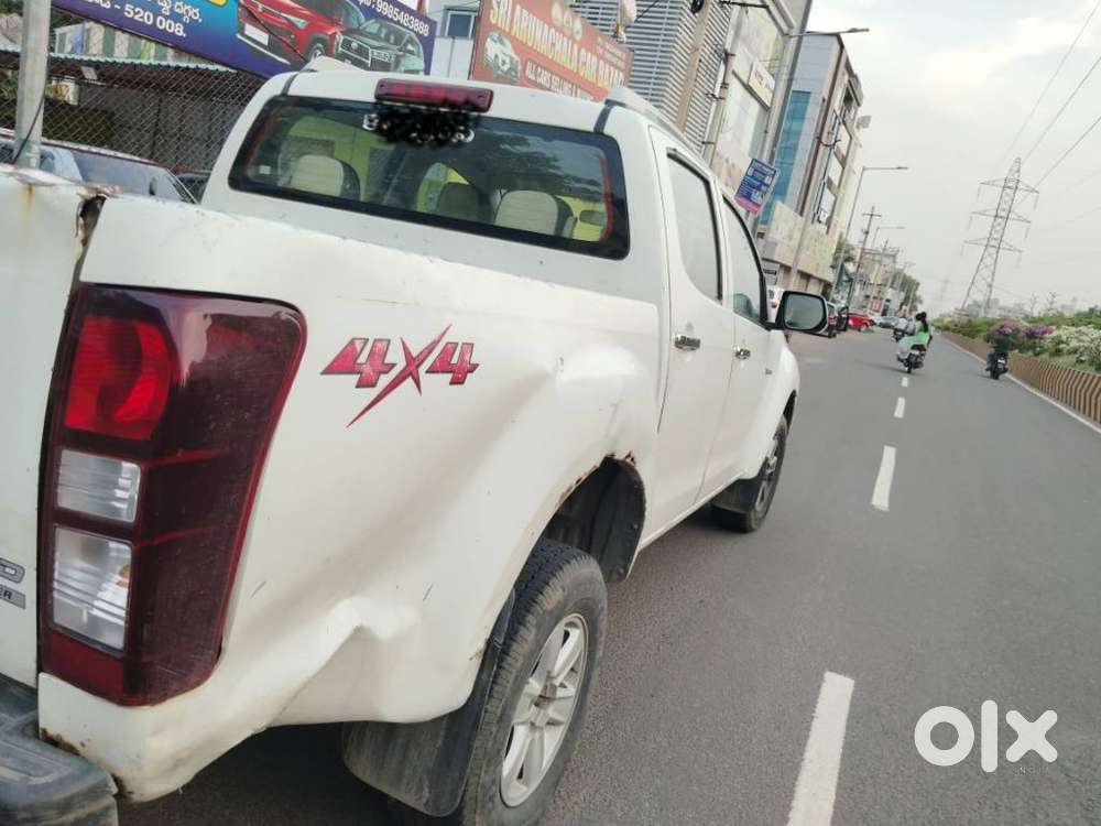 Isuzu V-cross Z 4x4 Mt, 2017, Diesel