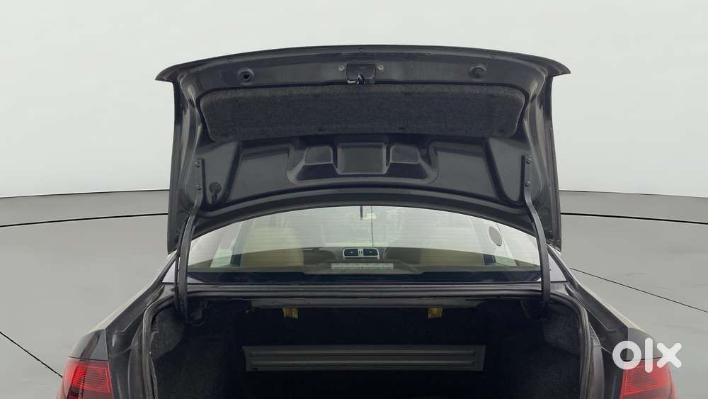 Volkswagen Vento 1.2 Highline Plus At 16 Alloy, 2016, Petrol