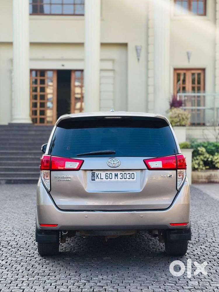 Toyota Innova Crysta 2.4 V, 2017, Diesel