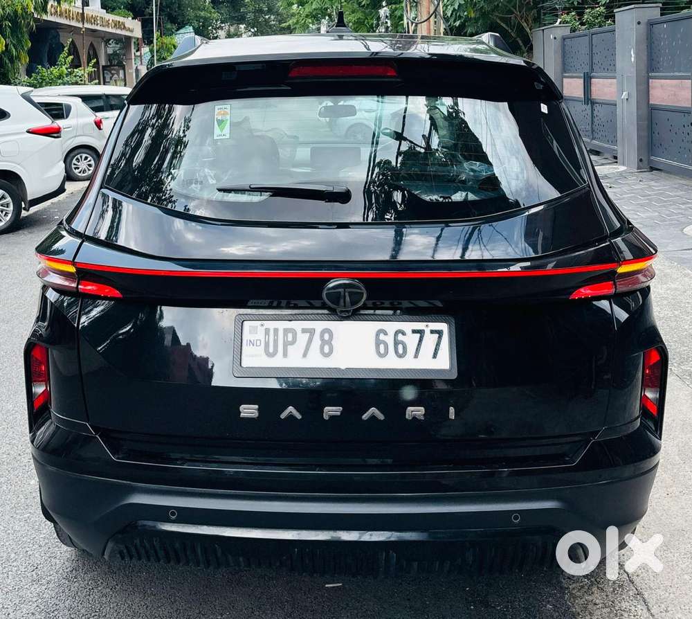 Tata Safari Adventure Plus Dark Edition, 2025, Diesel
