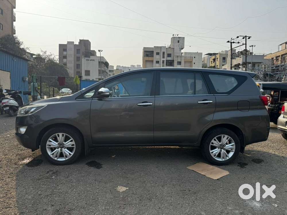 Toyota Innova Crysta 2016 Diesel Well Maintained