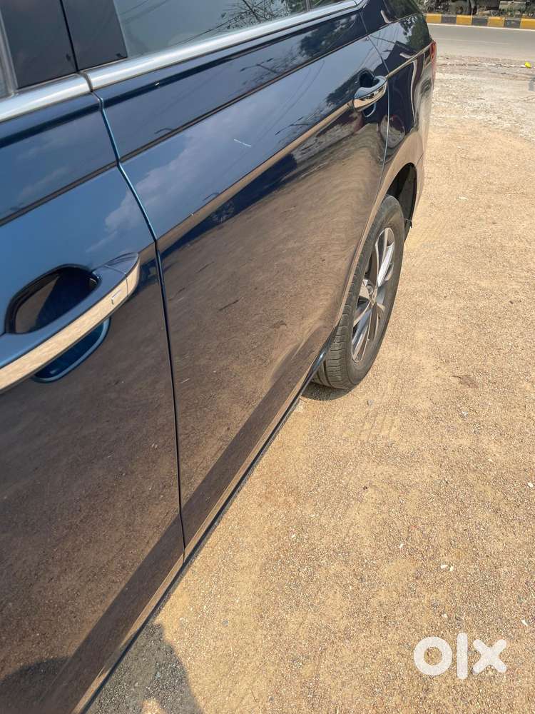 Skoda Slavia 1.0 Tsi Style At, 2024, Petrol