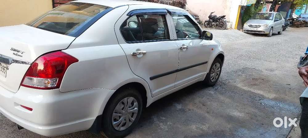 Maruti Suzuki Dzire 2015 Diesel 90000 Km Driven