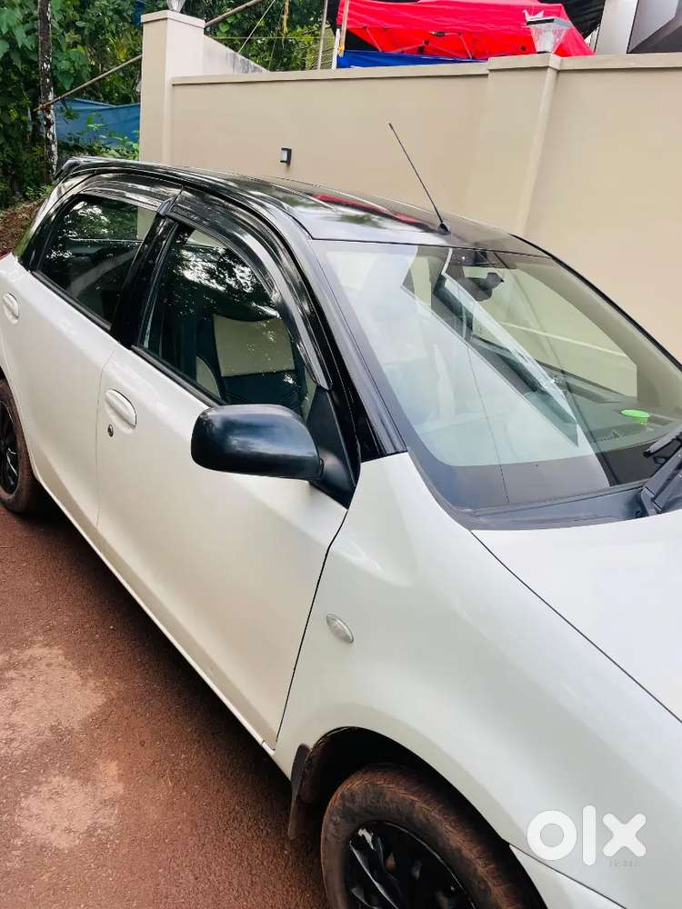 Toyota Etios Liva 2012