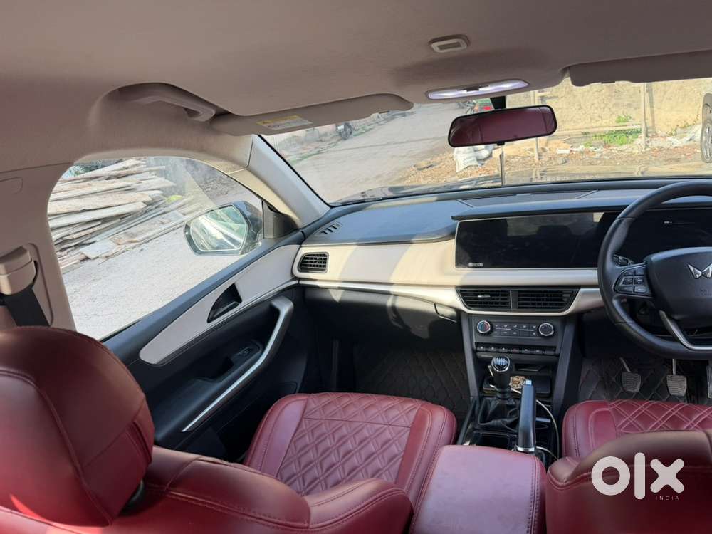 Mahindra Xuv700 2023 Car.   Vip Number 0022