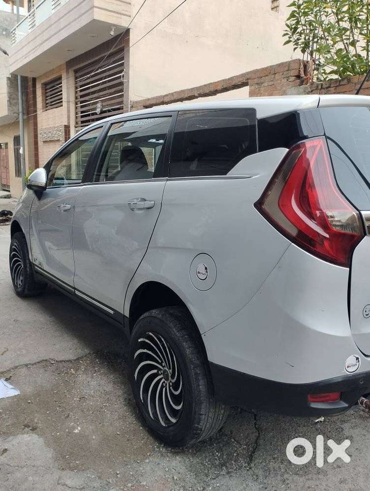 Mahindra Marazzo M6, 2018, Diesel
