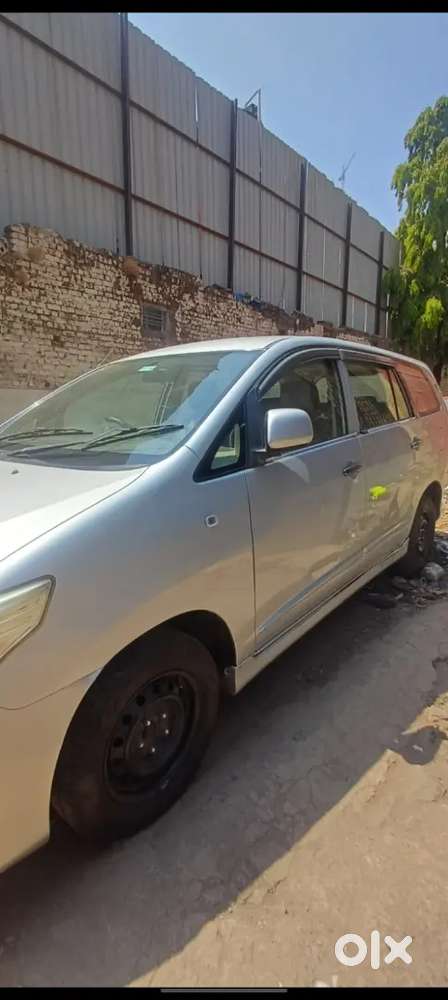 Toyota Innova 2014 Diesel Well Maintained