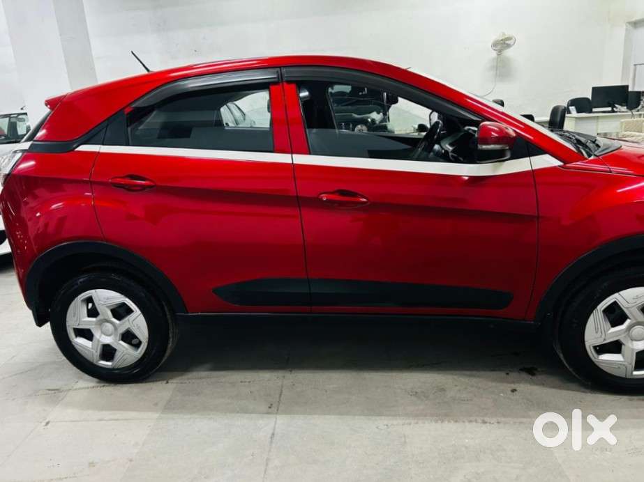 Tata Nexon 1.2 Revotron Xm (s), 2018, Petrol