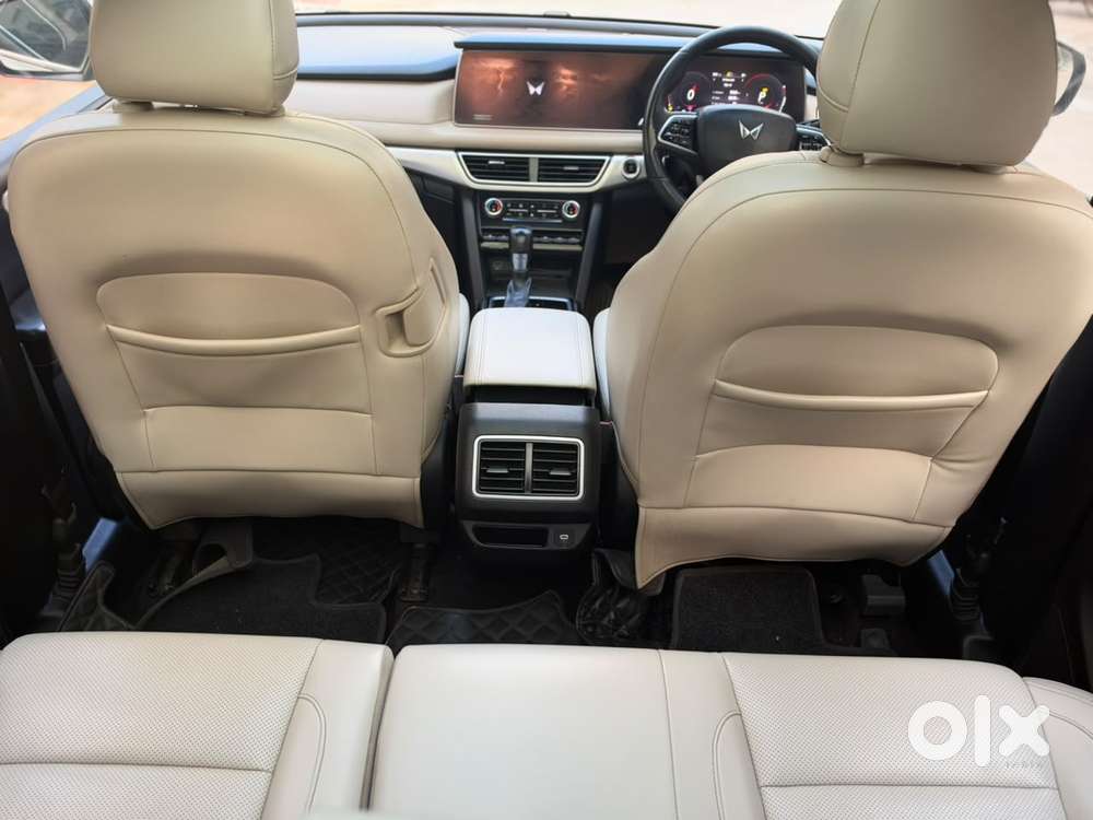Mahindra Xuv700 2.2 Ax 7 Diesel At Str, 2022, Diesel