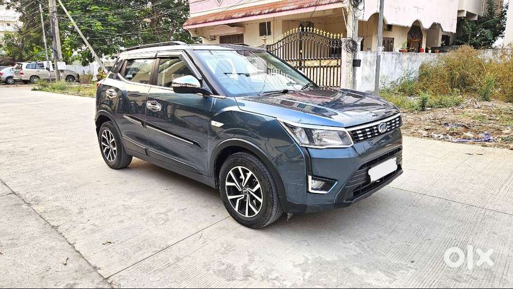 Xuv 300 W6 Diesel Manual Gear Deiven 77500kms Excellent Condition