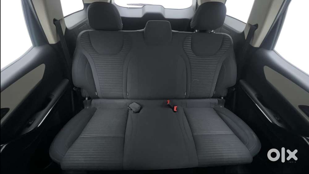 Mahindra Xuv700 2.0 Ax 5 Petrol At Str, 2023, Petrol