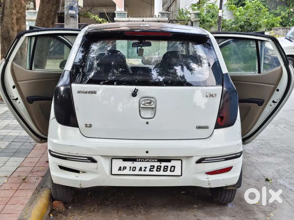 Hyundai I10 Sportz Petrol 2011