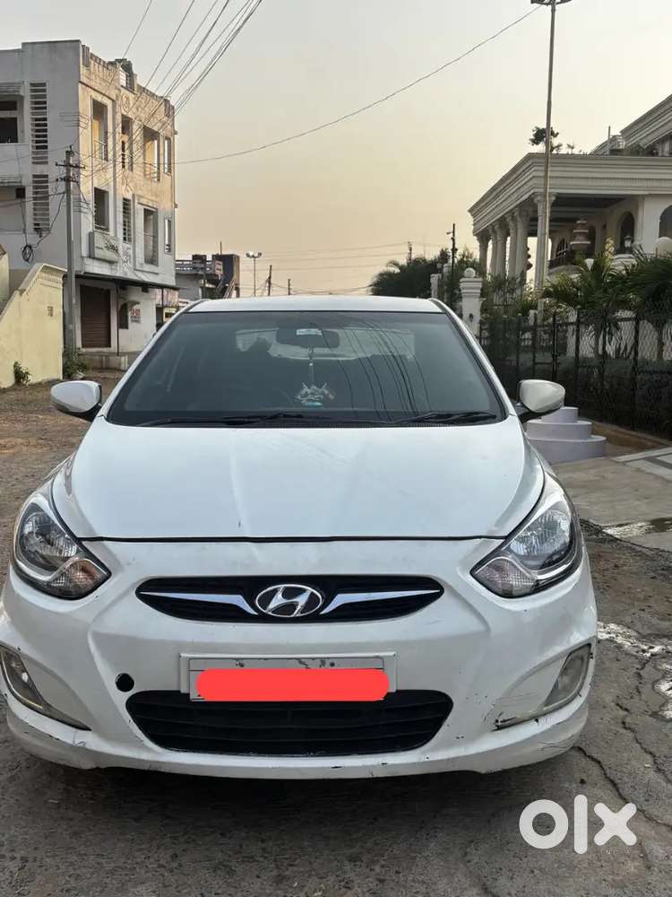 Hyundai Fluidic Verna 2012