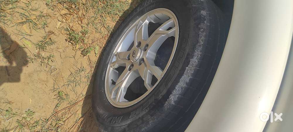 Mahindra Scorpio S10