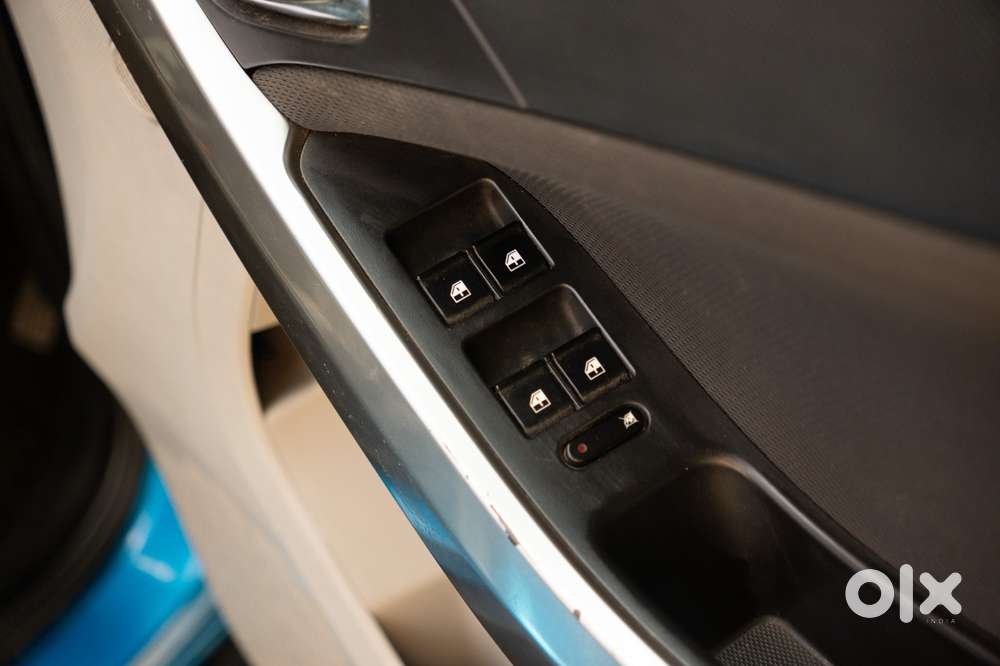 Tata Nexon 1.2 Revotron Xz Plus Dual Tone, 2018, Petrol