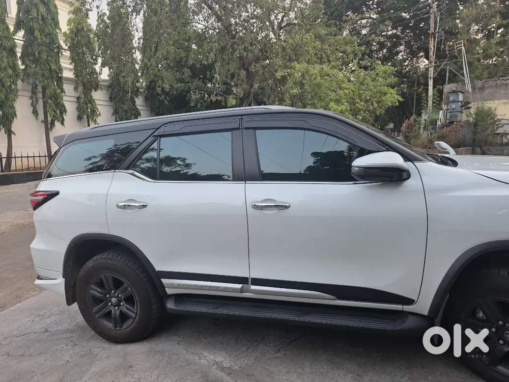 Toyota Fortuner 2wd 4x2mt Pearl White