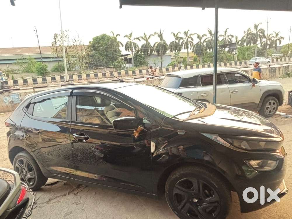 Tata Altroz Petrol 2023
