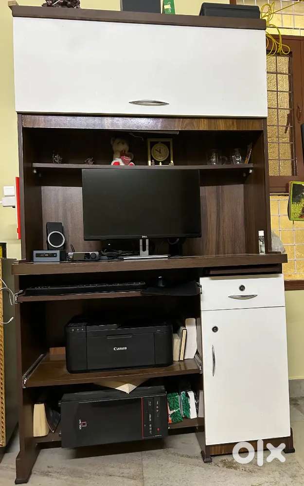 Computer Table Study Table Excellent Condition in India, Free