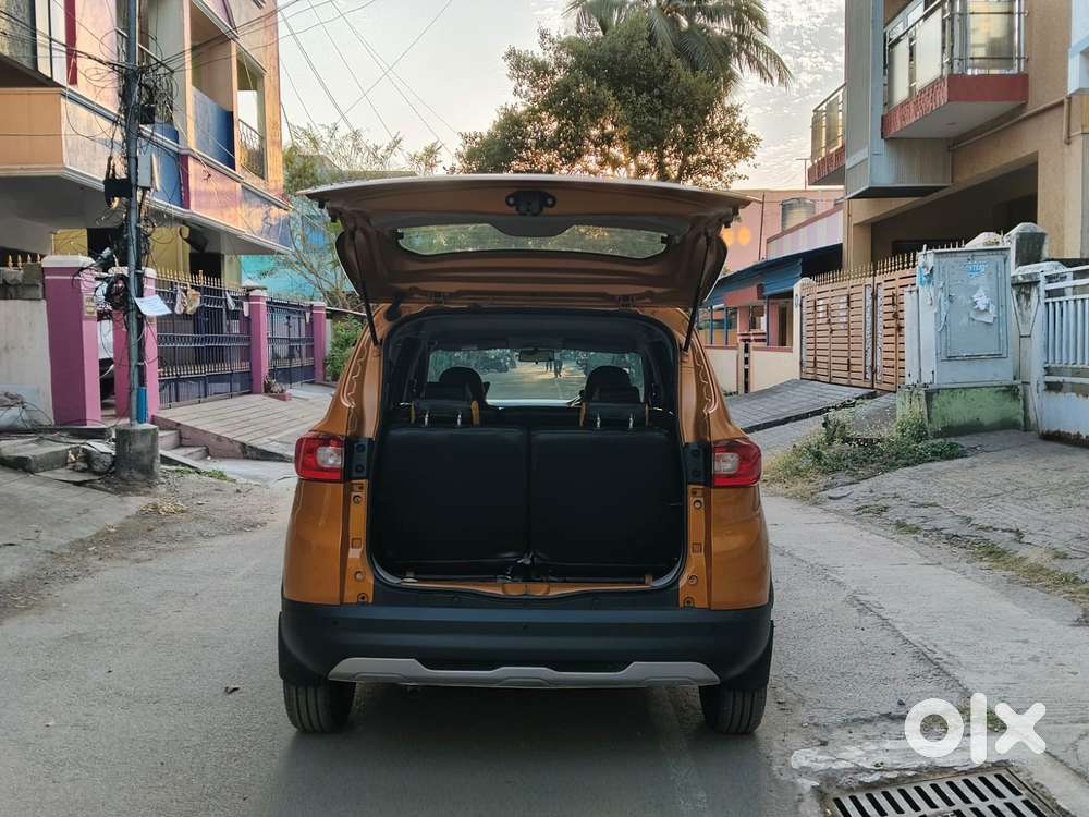 Renault Triber Rxt, 2023, Petrol