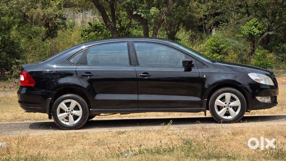 Skoda Rapid 1.6 Mpi At Elegance, 2016, Petrol