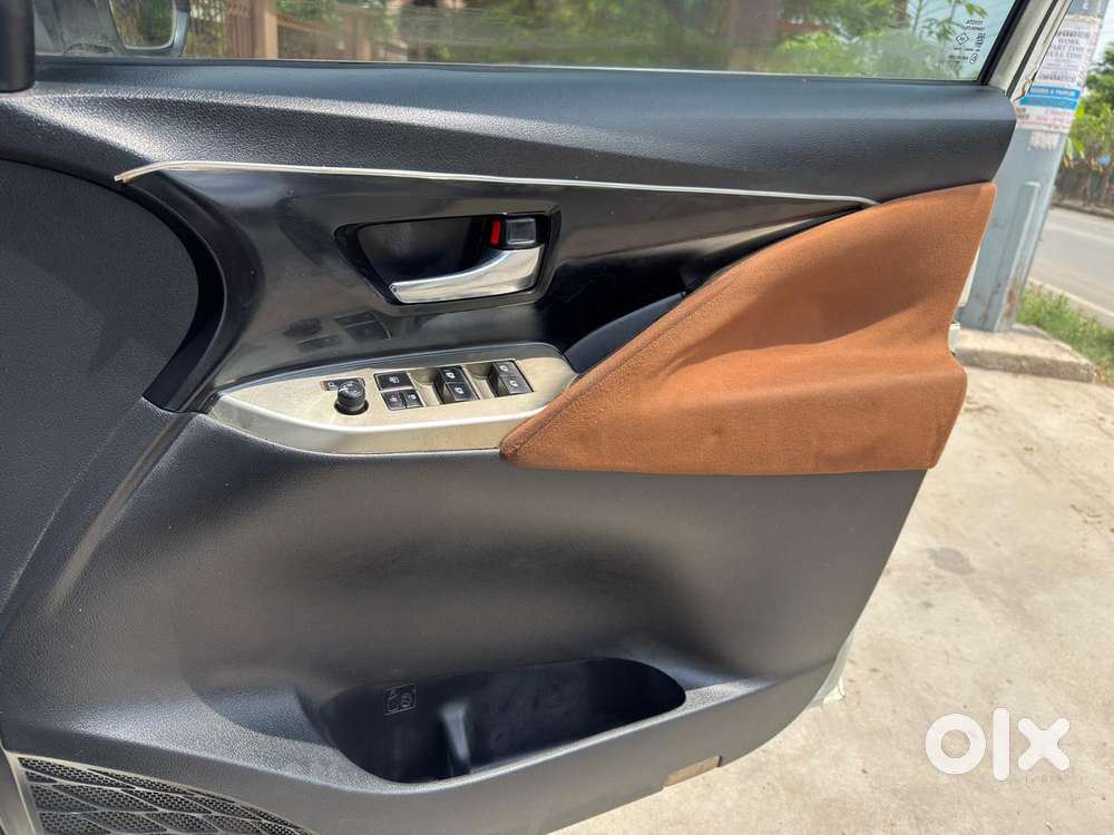 Toyota Innova Crysta 2.8 Z, 2016, Diesel