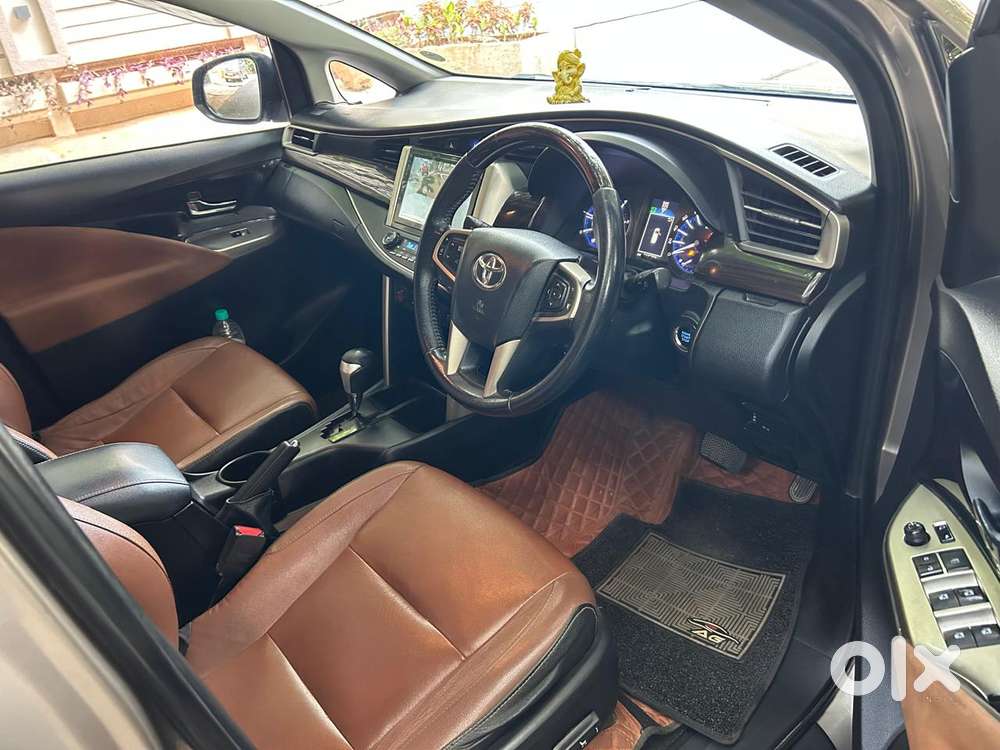 Toyota Innova Crysta 2.8 Zx At 7 Seater, 2017, Diesel