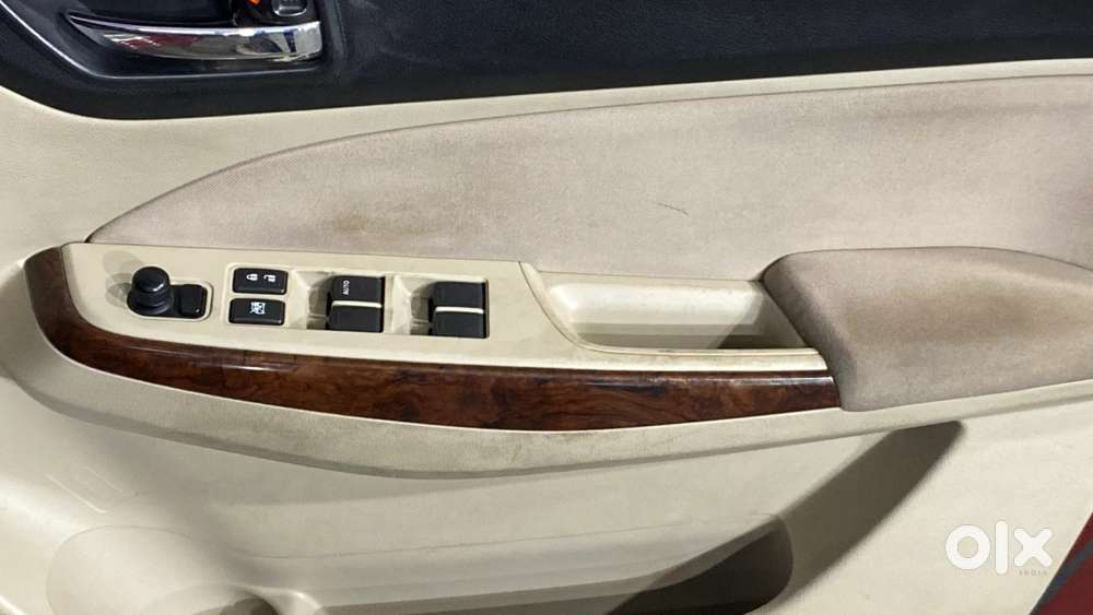 Maruti Suzuki Swift Dzire Zxi + Mt, 2017, Petrol