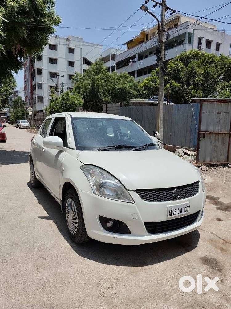 Maruti Suzuki Swift Lxi Optional-o, 2011, Petrol